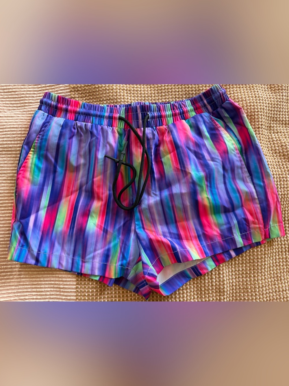 SHEIN Multicolor Vertical Stripe Men’s Athletic Shorts with Black Drawstring